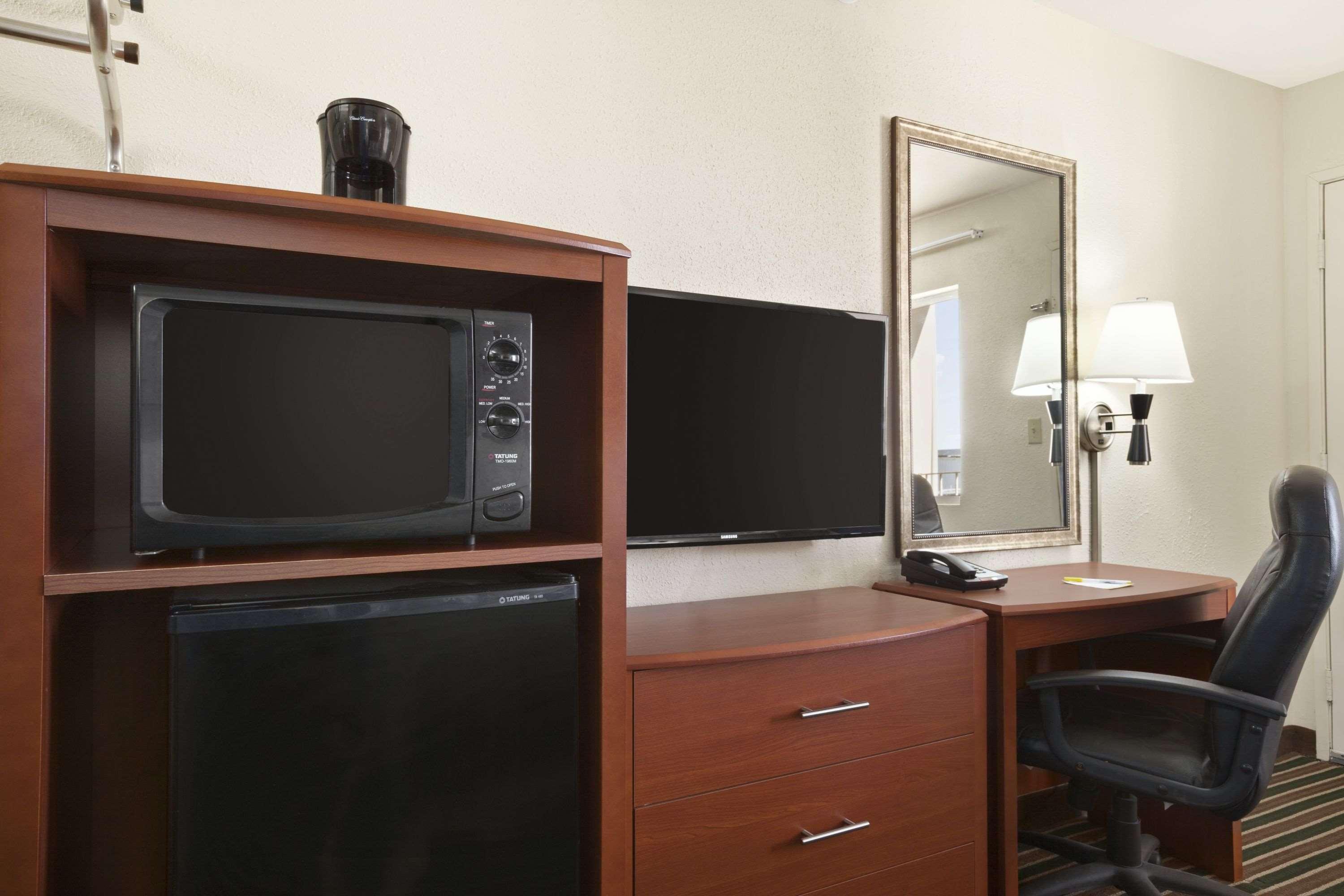 Days Inn By Wyndham Champaign/Urbana Екстер'єр фото