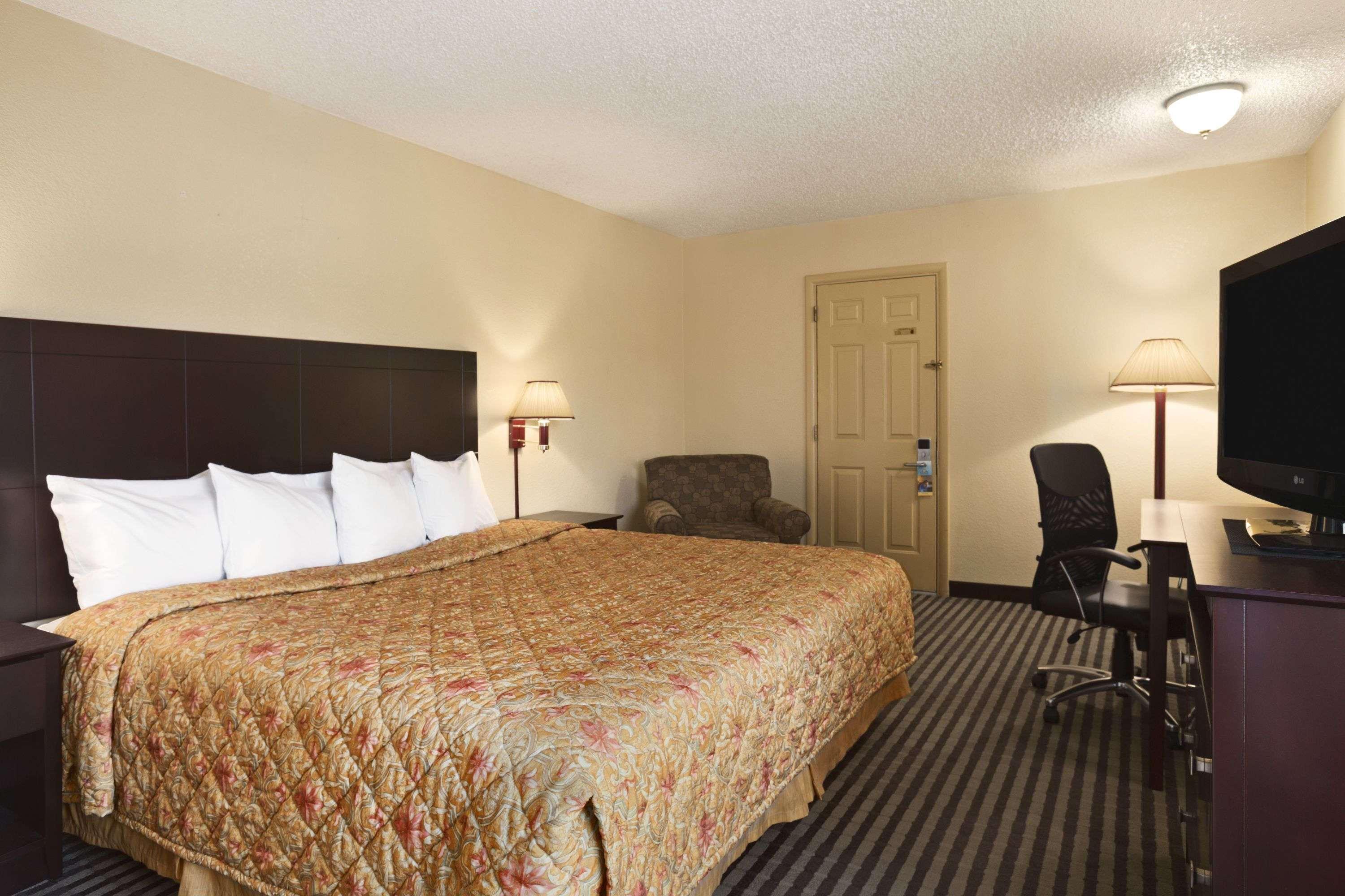 Days Inn By Wyndham Champaign/Urbana Екстер'єр фото