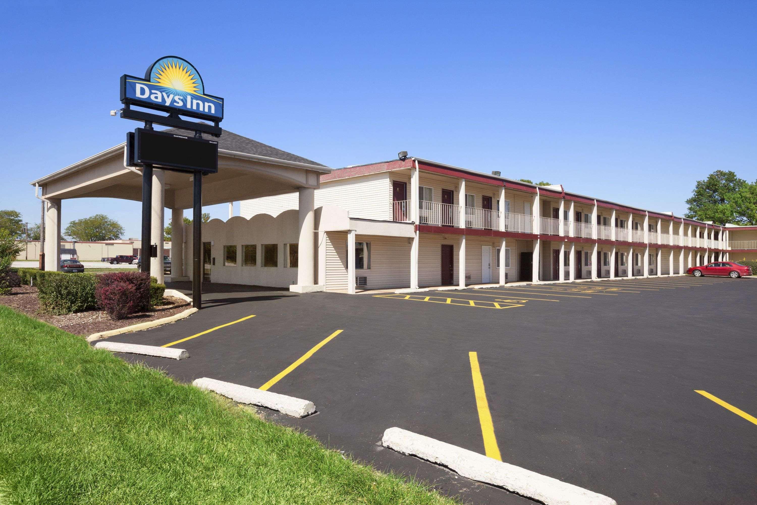 Days Inn By Wyndham Champaign/Urbana Екстер'єр фото