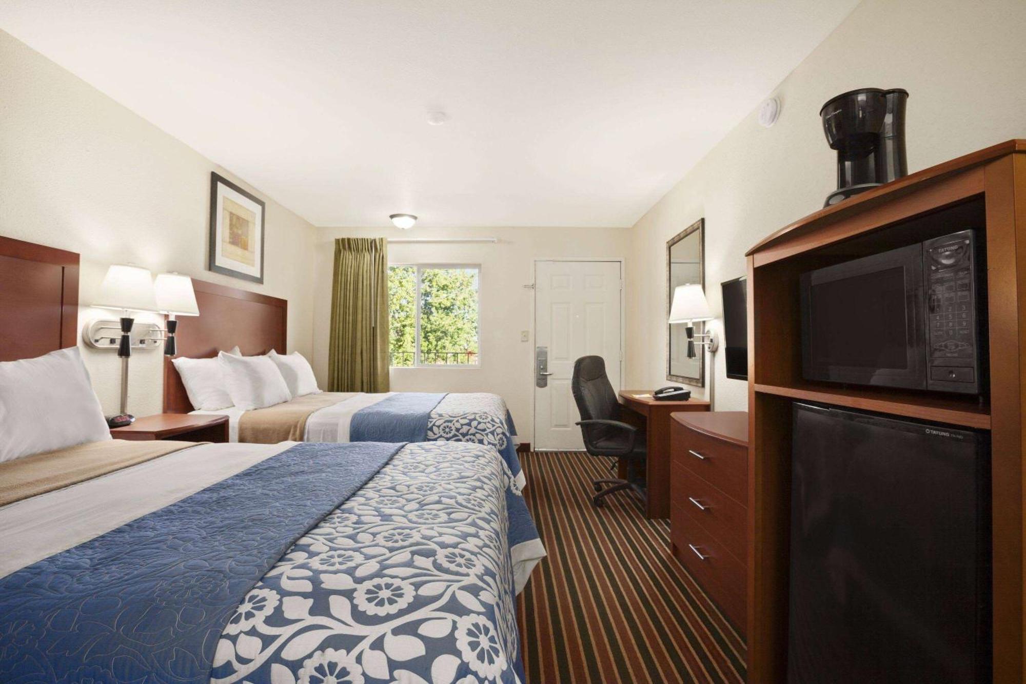 Days Inn By Wyndham Champaign/Urbana Екстер'єр фото